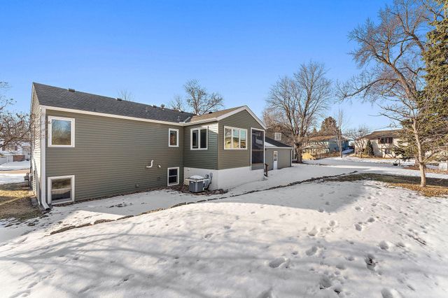 3511 Maplewood Drive, Saint Anthony, MN 55418