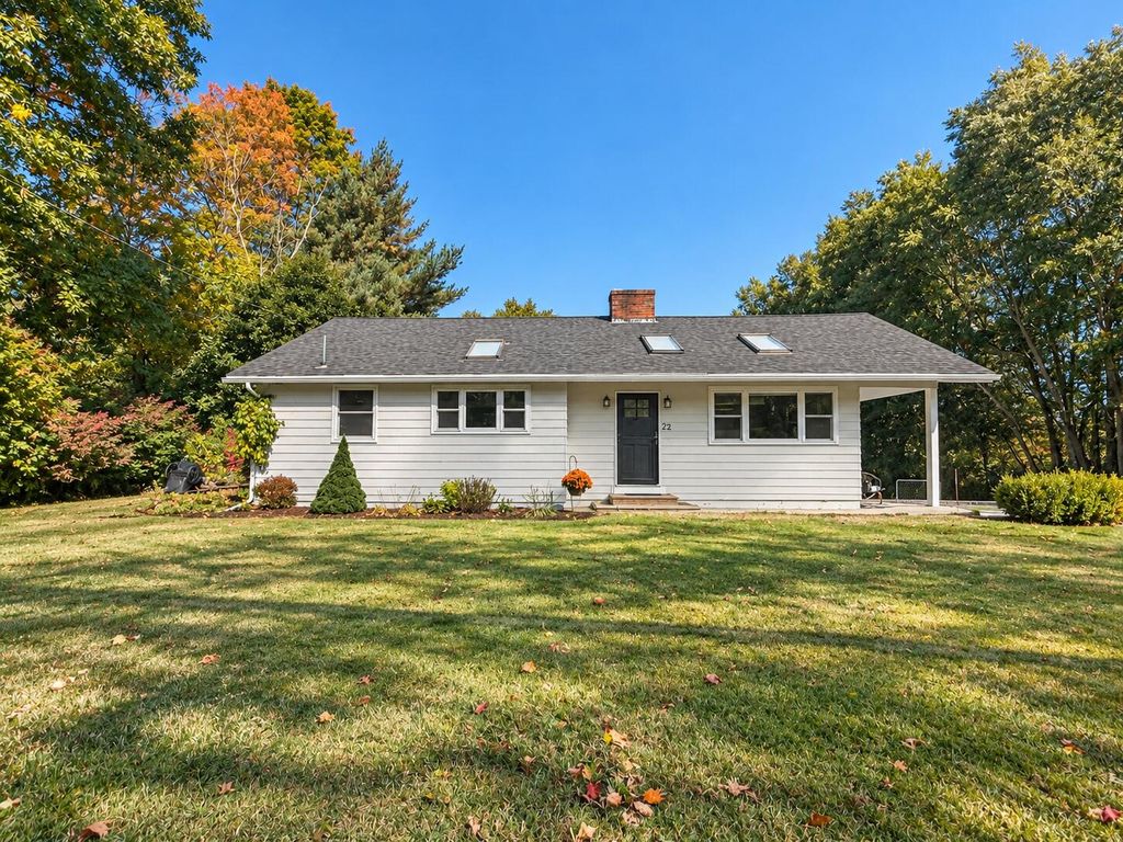 22 Pinewood Drive, Cumberland, ME 04021 — exterior