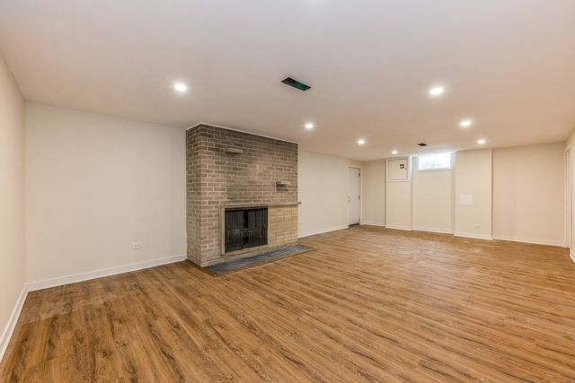 400 Park Avenue D, Highland Park, IL 60035