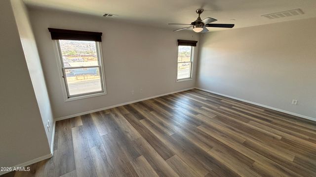 2125 E HUNTINGTON Drive, Phoenix, AZ 85040