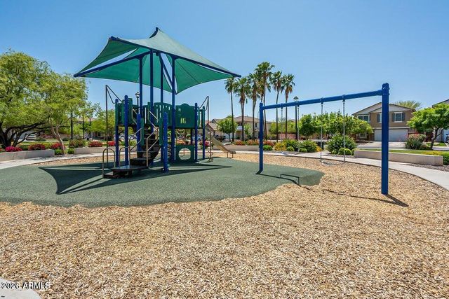 2125 E HUNTINGTON Drive, Phoenix, AZ 85040