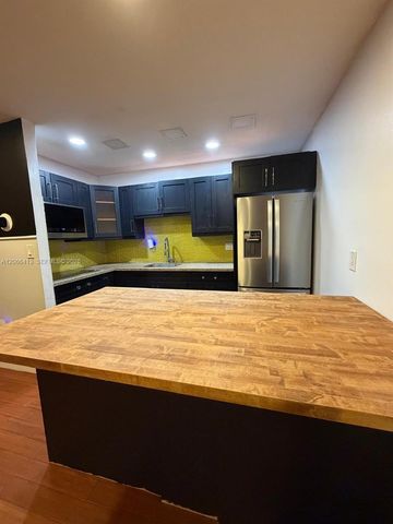 5769 Washington Street G21, Hollywood, FL 33023