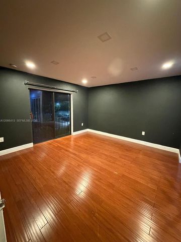 5769 Washington Street G21, Hollywood, FL 33023
