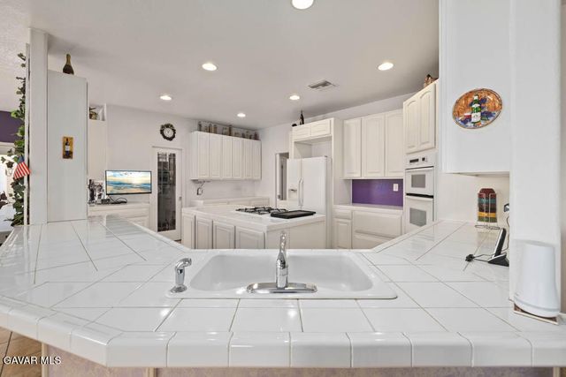 8320 W Avenue D10 Avenue, Lancaster, CA 93536