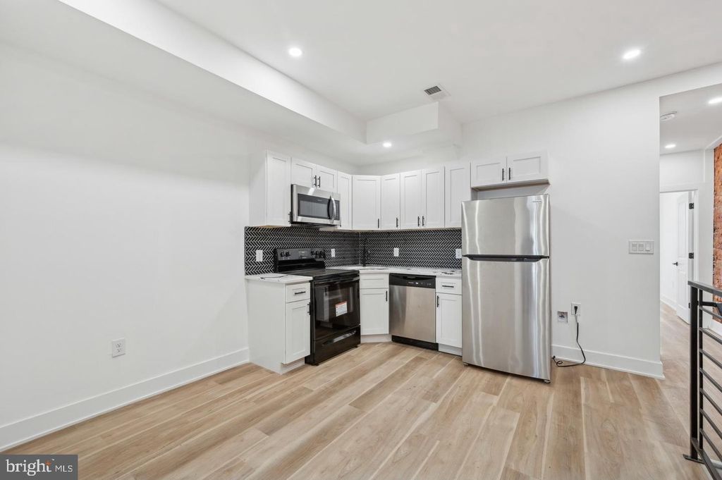 3103 N 9TH ST #2ND FLOOR, Philadelphia, PA 19133