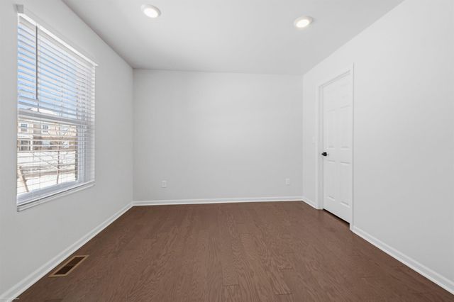 14211 Laurelwood Drive 60, Van Buren Twp, MI 48111