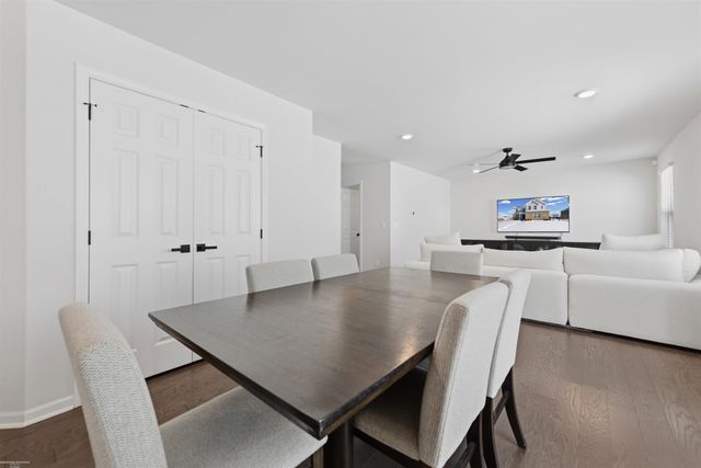 14211 Laurelwood Drive 60, Van Buren Twp, MI 48111