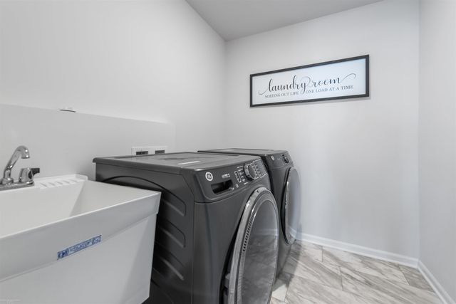 14211 Laurelwood Drive 60, Van Buren Twp, MI 48111