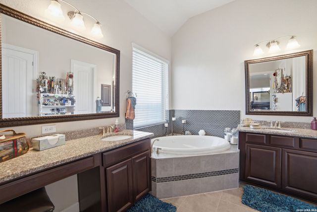 2803 Trailmont Dr, San Antonio, TX 78253