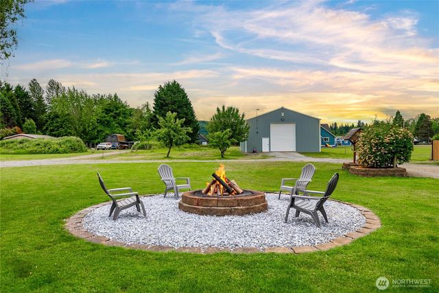 1827 Collins Road, Enumclaw, WA 98321