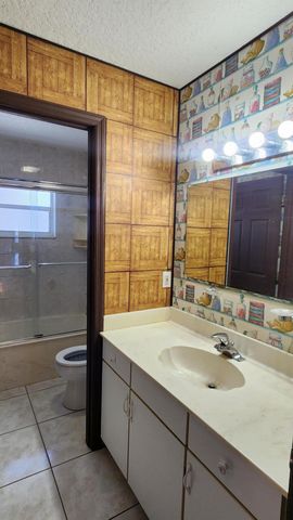 8403 SE Pettway Street, Hobe Sound, FL 33455