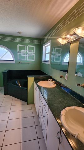 8403 SE Pettway Street, Hobe Sound, FL 33455