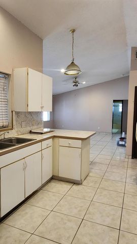 8403 SE Pettway Street, Hobe Sound, FL 33455