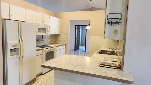 8403 SE Pettway Street, Hobe Sound, FL 33455