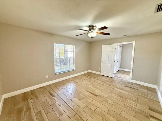 7048 HOLLOWELL DRIVE, Tampa, FL 33634