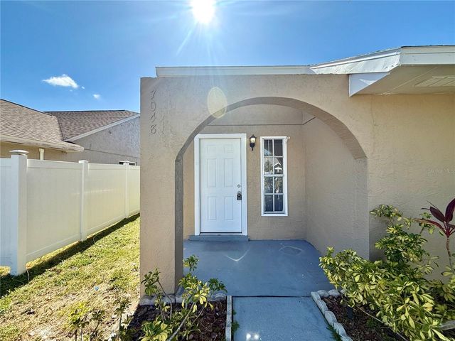7048 HOLLOWELL DRIVE, Tampa, FL 33634