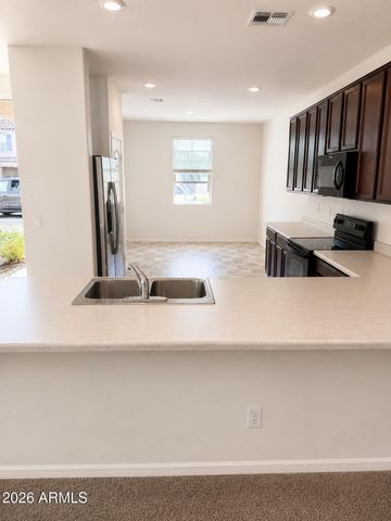 12552 W MIDWAY Avenue, Glendale, AZ 85307