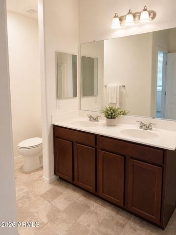 12552 W MIDWAY Avenue, Glendale, AZ 85307