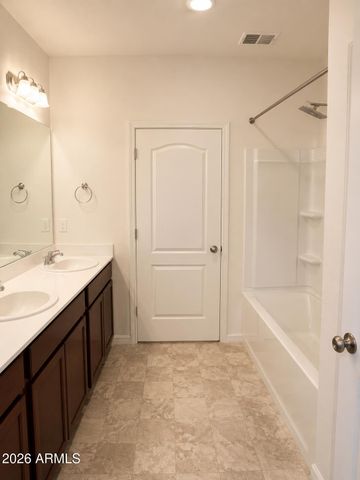 12552 W MIDWAY Avenue, Glendale, AZ 85307