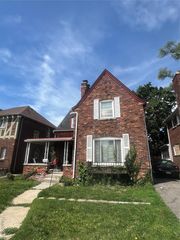 17311 Santa Rosa Drive, Detroit, MI 48221