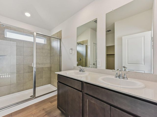260 Red Tail Hawk LN, Cedar Creek, TX 78612