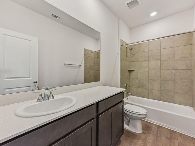 260 Red Tail Hawk LN, Cedar Creek, TX 78612