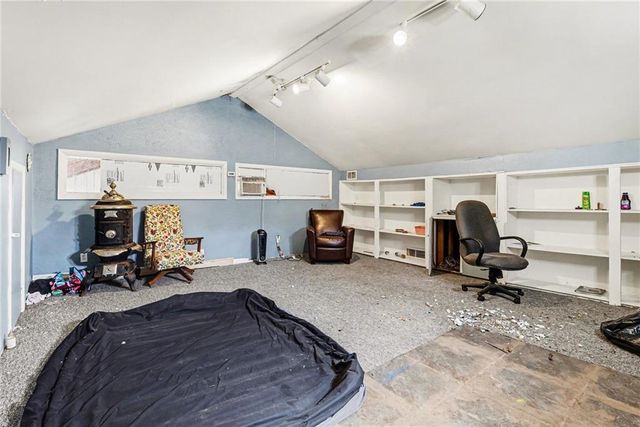 5814 NE 63rd Street, Kansas City, MO 64119