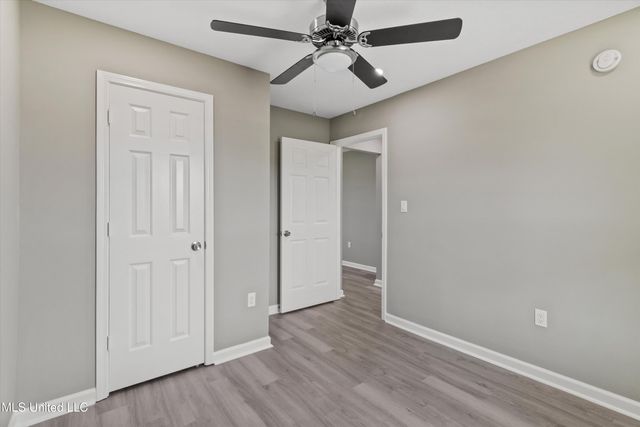 814 W Ridge Cove, Holly Springs, MS 38635