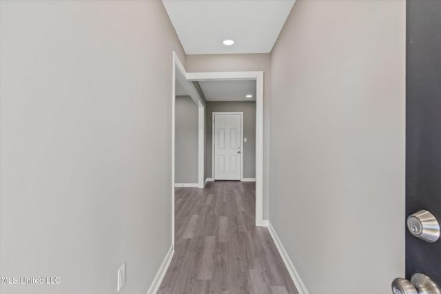 814 W Ridge Cove, Holly Springs, MS 38635