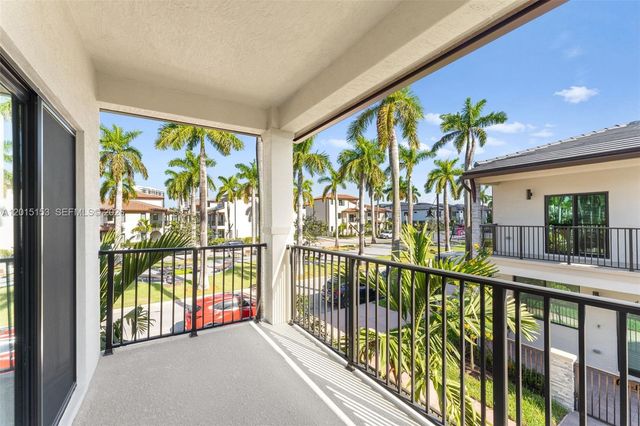 8336 Central Park Blvd, Doral, FL 33166