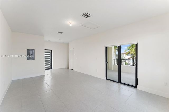 8336 Central Park Blvd, Doral, FL 33166