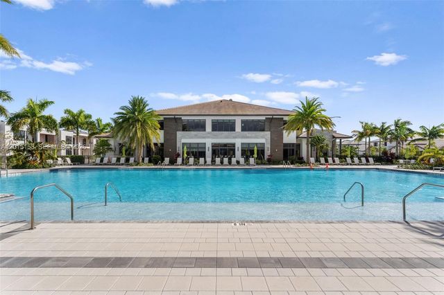 8336 Central Park Blvd, Doral, FL 33166