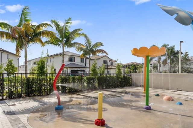 8336 Central Park Blvd, Doral, FL 33166