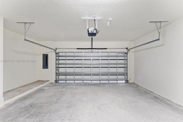 8336 Central Park Blvd, Doral, FL 33166
