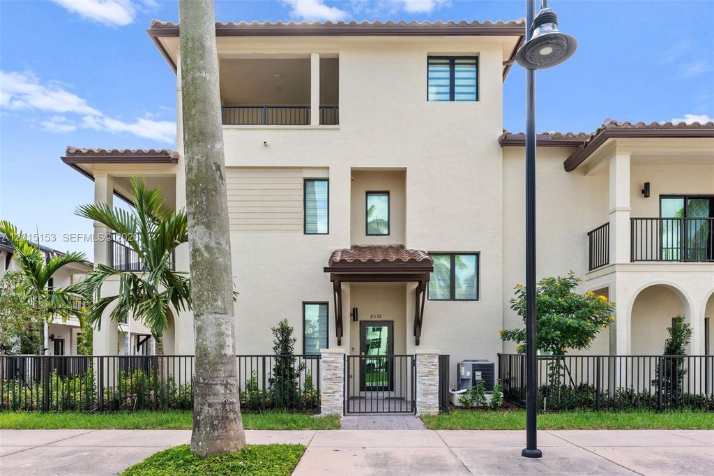 8336 Central Park Blvd, Doral, FL 33166