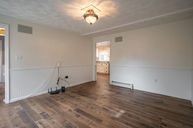 27 Red Squirrel Lane, Chester, NH 03036