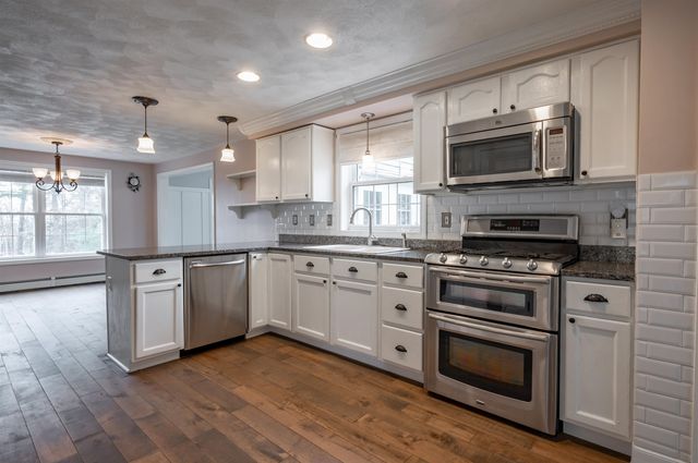 27 Red Squirrel Lane, Chester, NH 03036