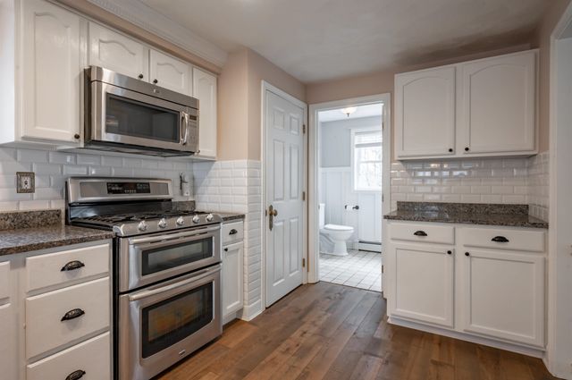 27 Red Squirrel Lane, Chester, NH 03036