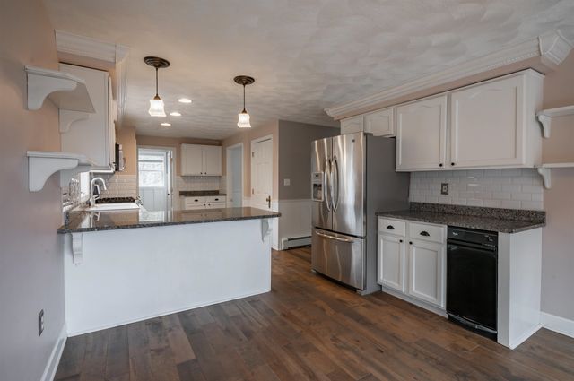 27 Red Squirrel Lane, Chester, NH 03036