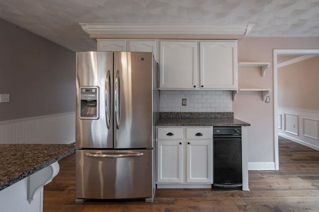 27 Red Squirrel Lane, Chester, NH 03036