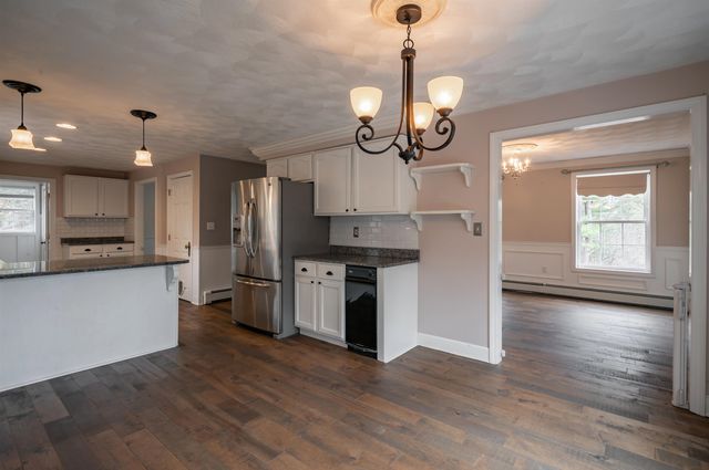 27 Red Squirrel Lane, Chester, NH 03036