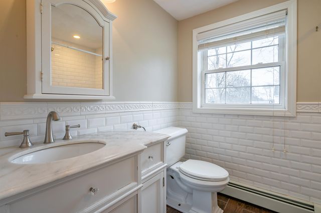 27 Red Squirrel Lane, Chester, NH 03036