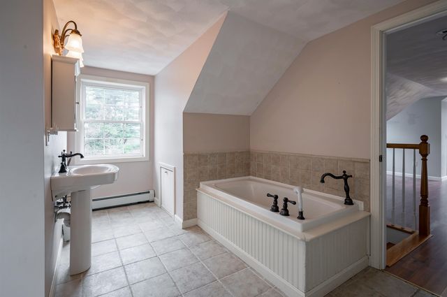 27 Red Squirrel Lane, Chester, NH 03036