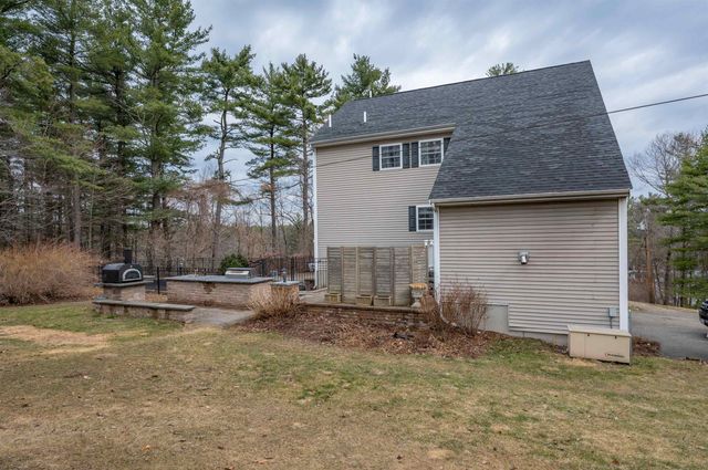 27 Red Squirrel Lane, Chester, NH 03036