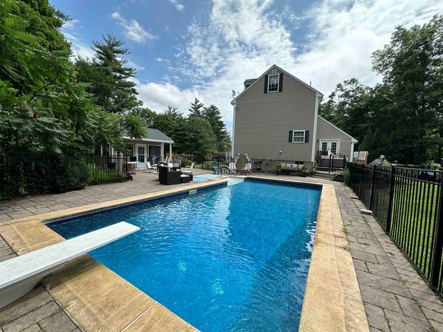 27 Red Squirrel Lane, Chester, NH 03036