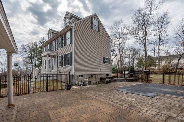 27 Red Squirrel Lane, Chester, NH 03036