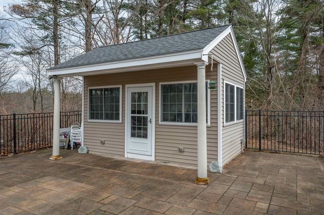 27 Red Squirrel Lane, Chester, NH 03036