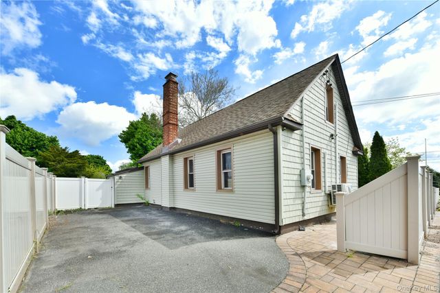 524 Central Avenue, Bethpage, NY 11714