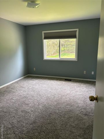 268 Jonathon Drive, Almont, MI 48003