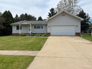 268 Jonathon Drive, Almont, MI 48003